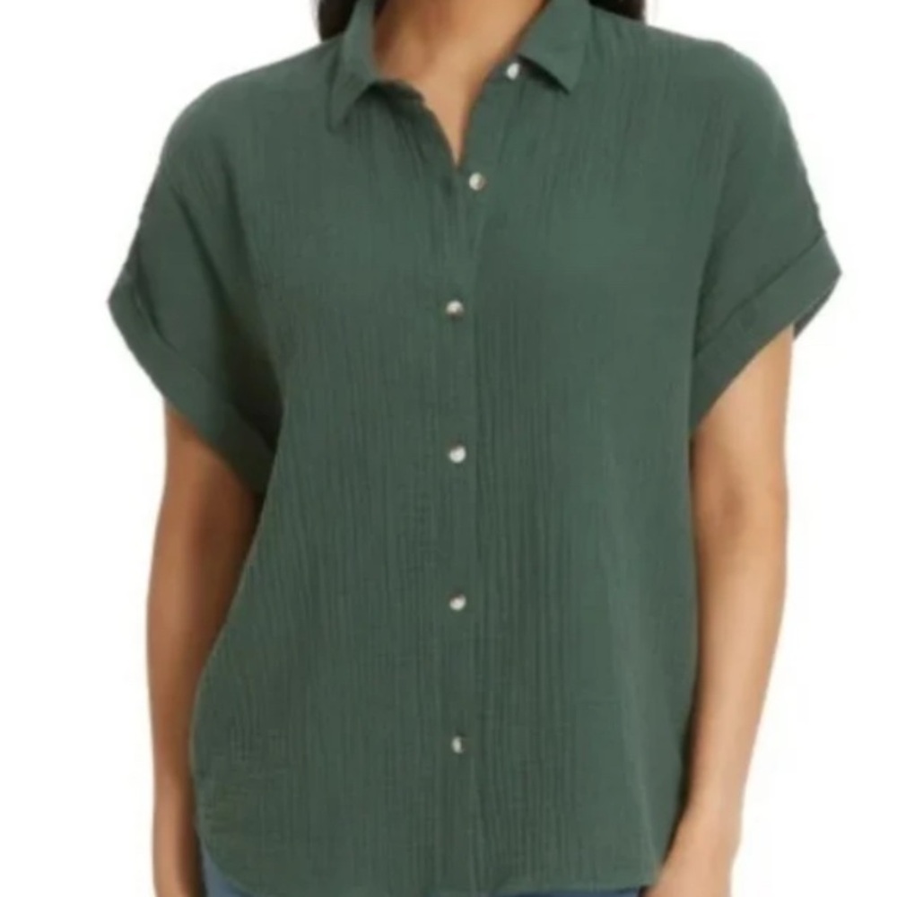 Women's Green Button-Up Set Top and Bottoms